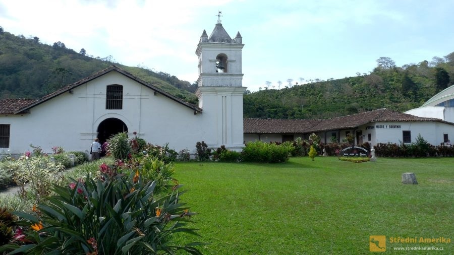 Orosi, jeden z prvních kostarických kostelů Iglesia de San José.